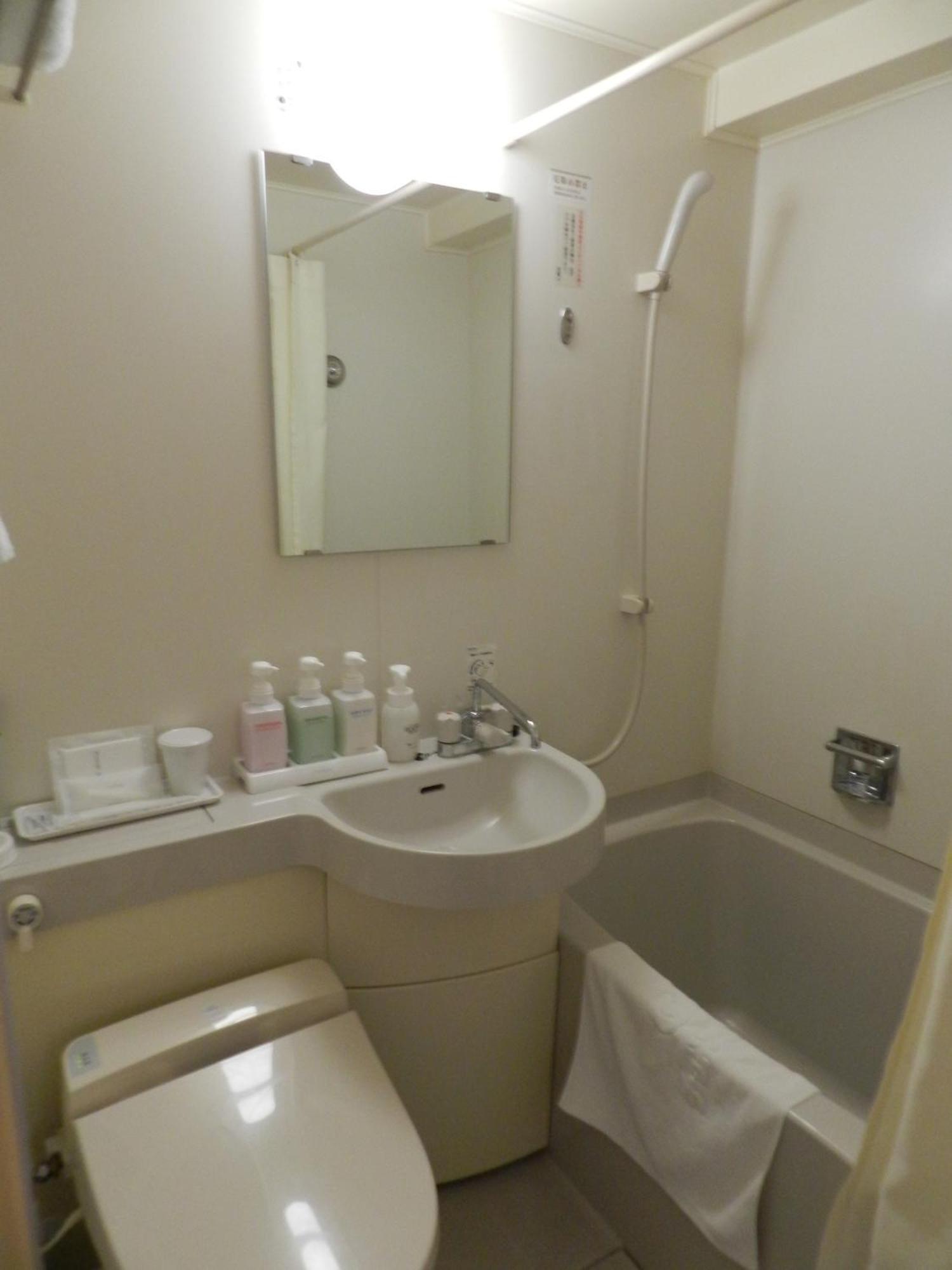 Hotel Check In Shimbashi Токіо Екстер'єр фото